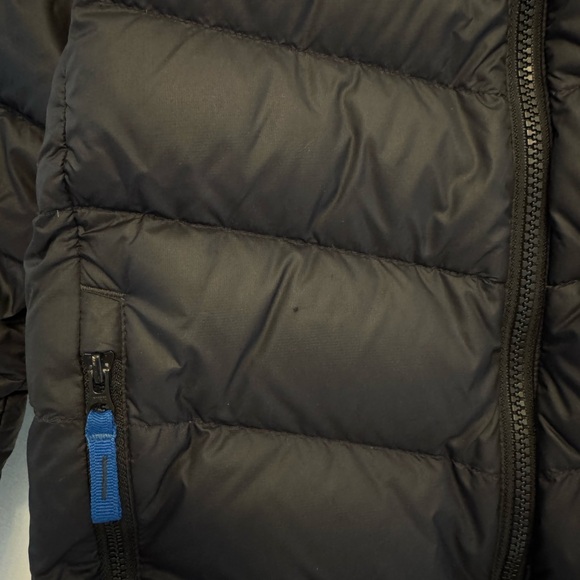 L.L.Bean Kids Ultralight 650 Down Winter Jacket, navy medium 10/12 GUC - Picture 5 of 10